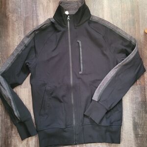 Lululemon Kung Fu Jacket II Black Color Size Small